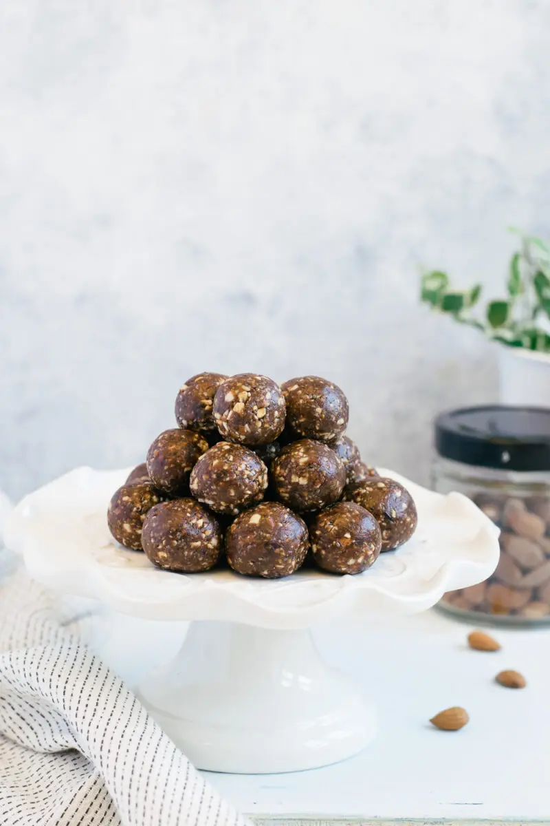 Boules d’énergie amandes et chocolat