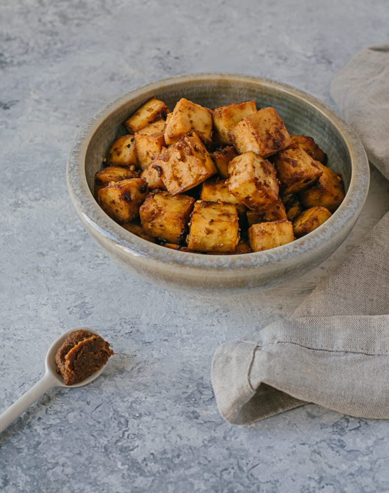 tofu mariné au miso et érable