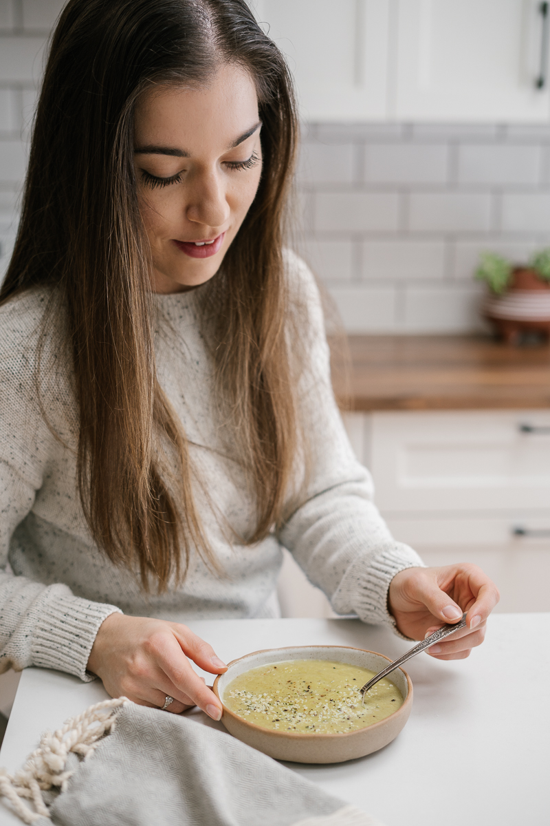 Potage aux poireaux et céleri