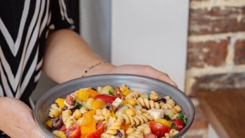 salade de pâtes grecque crémeuse avec yogourt grec protéiné repas complet nutritionniste