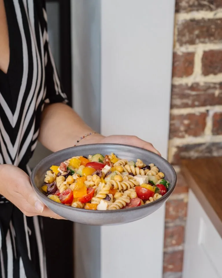salade de pâtes grecque crémeuse avec yogourt grec protéiné repas complet nutritionniste
