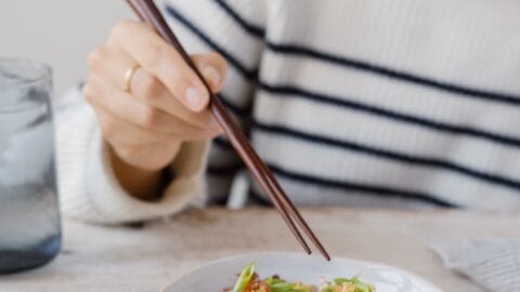 egg rolls a la PVT dans un bol végétarien