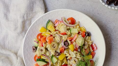 salade d'orzo méditerranéenne