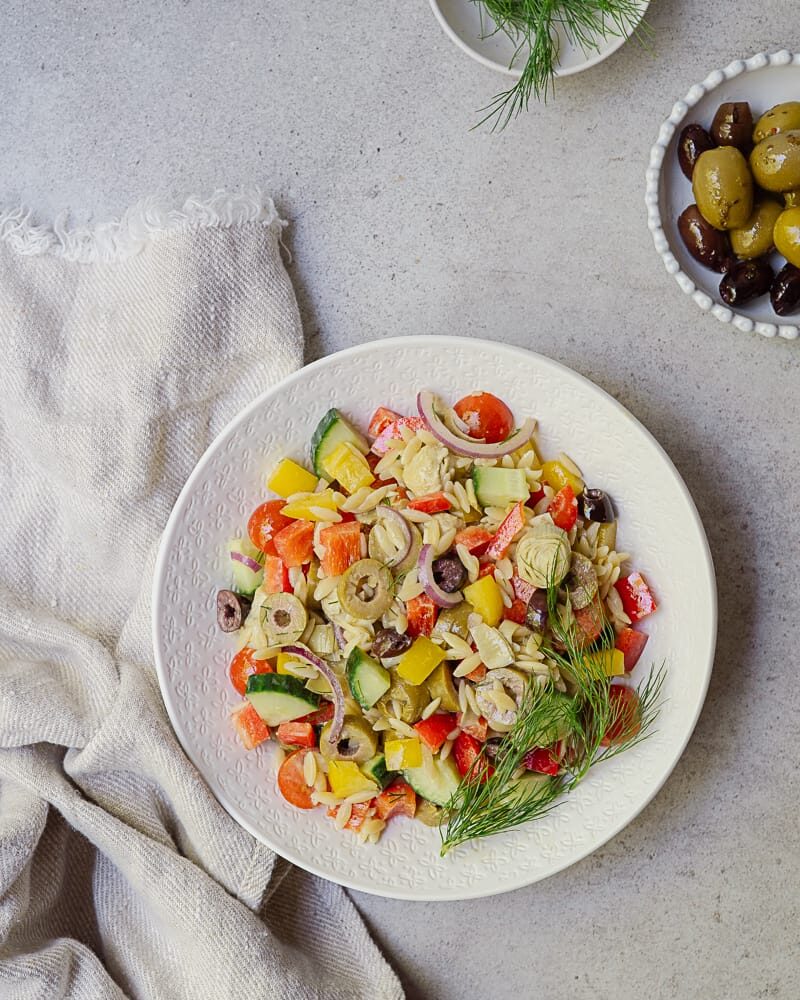 salade d'orzo méditerranéenne