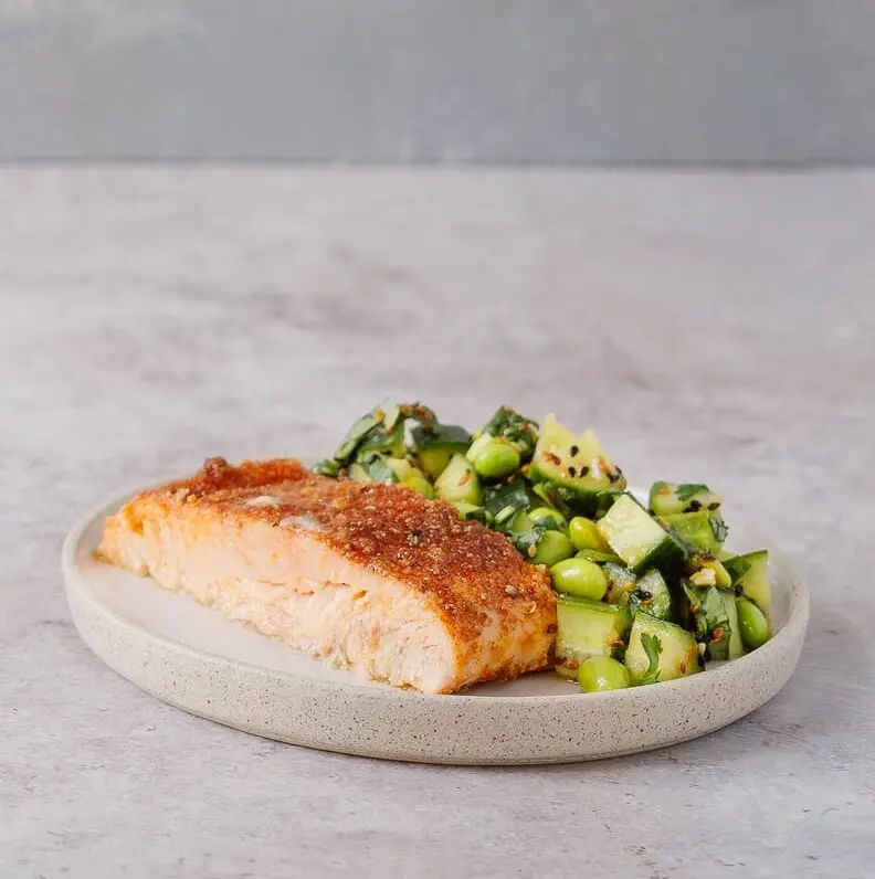 saumon grillé et salade edamames concombre