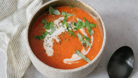 soupe aux tomates et poivrons rôtis
