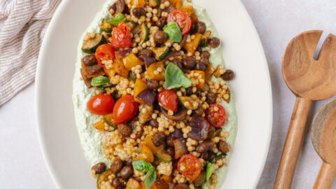 couscous perlé aux légumes grillés, sauce au basilic recette facile et goûteuse